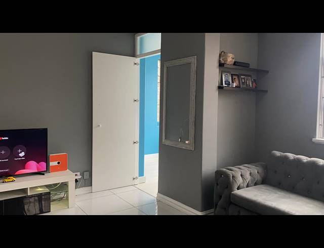 1.5 BEDROOM FLAT FOR SALE IN GLENWOOD